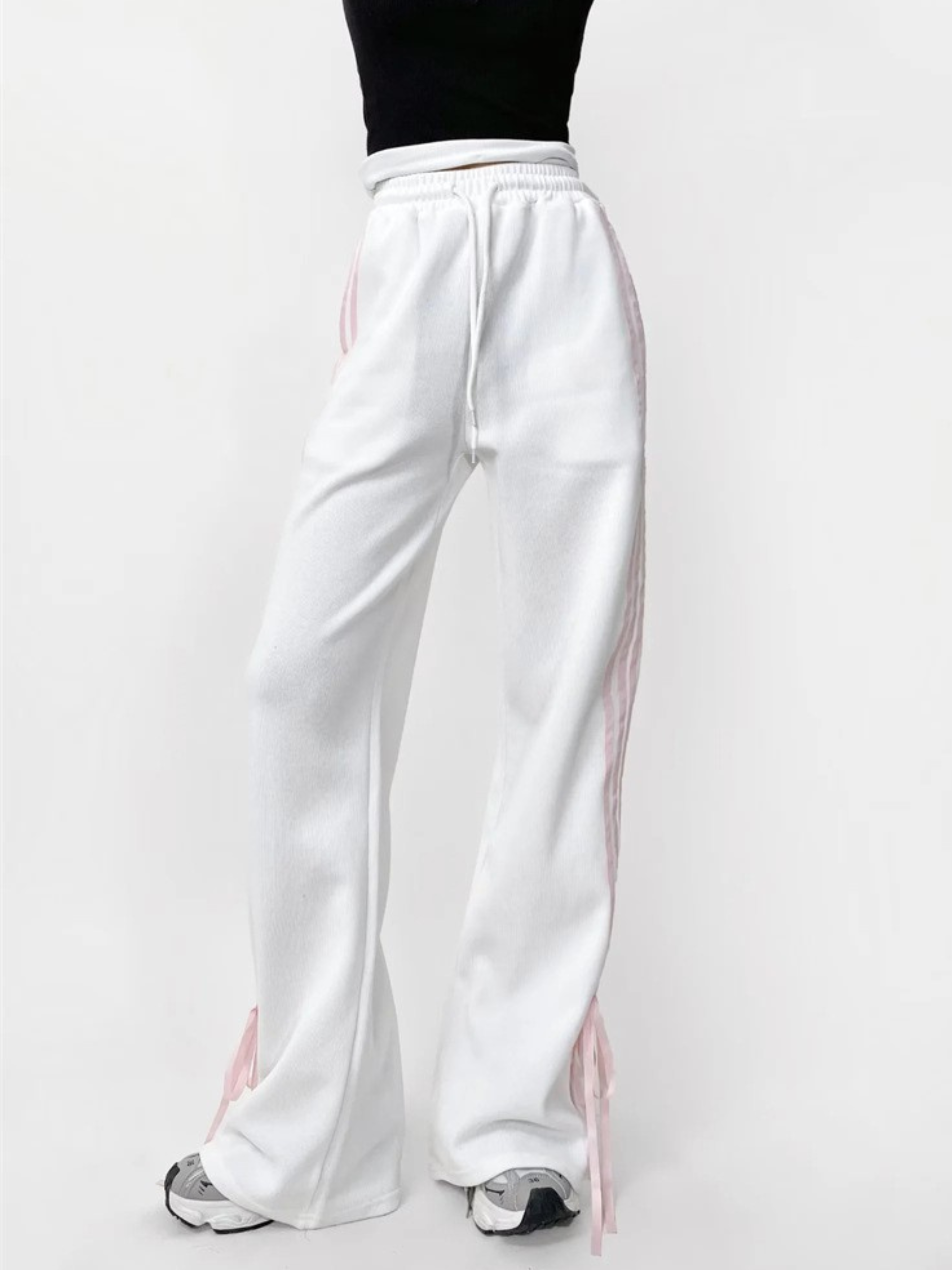 White / L